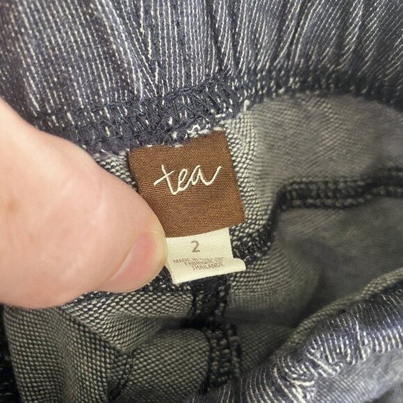 Tea Collection Denim Look Pedal Pushers Size 2 - Picture 2 of 3